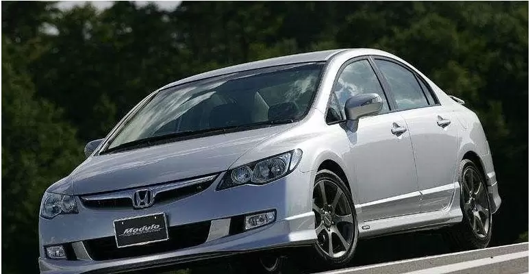 обвес modulo на honda civic 4d 2006-2008 obves-modulo-na-honda-civic-4d-2006-2008