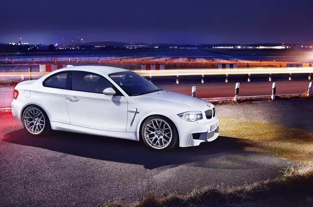 крылья на bmw 1m e82 krylya-na-bmw-1m-e82-tyuning-bmv