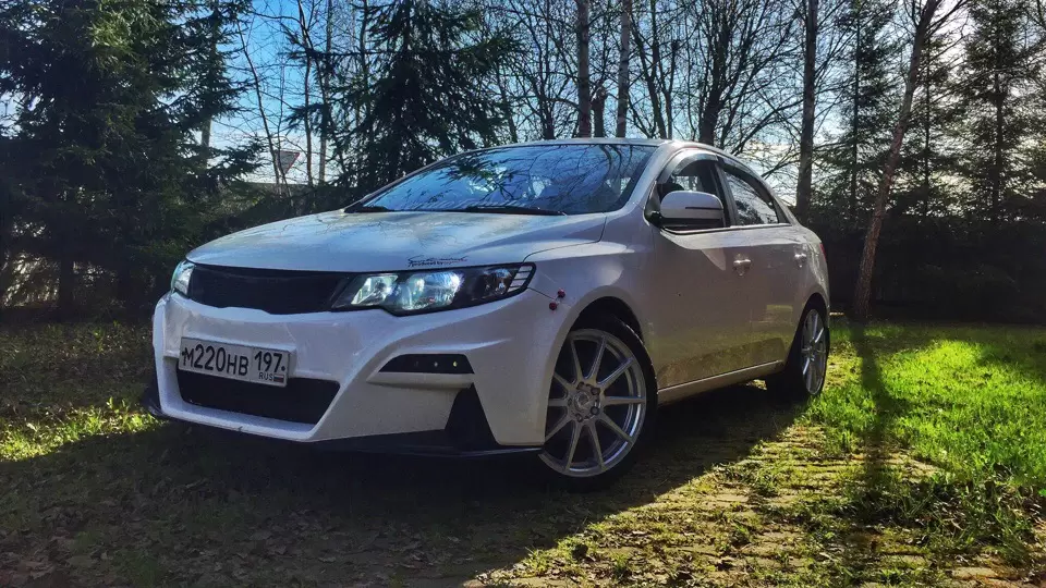 передний бампер r-line для kia cerato 09-13 седан peredniy-bamper-r-line-dlya-kia-cerato-09-13-sedan